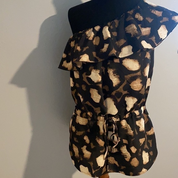 3 for $30 Animal Print off the shoulder tunic medium - Picture 5 of 9